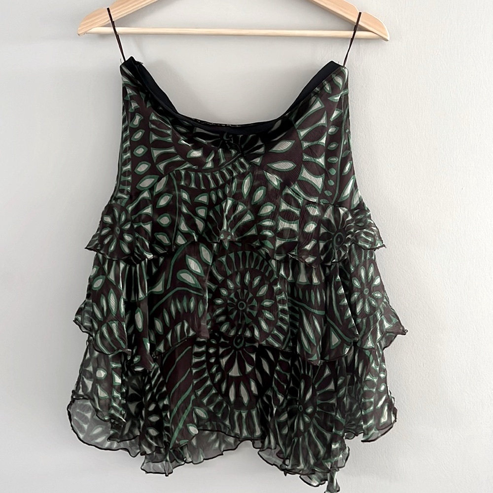 MANGO suit - 100% Silk - Adorable flowered skirt with ruffles.